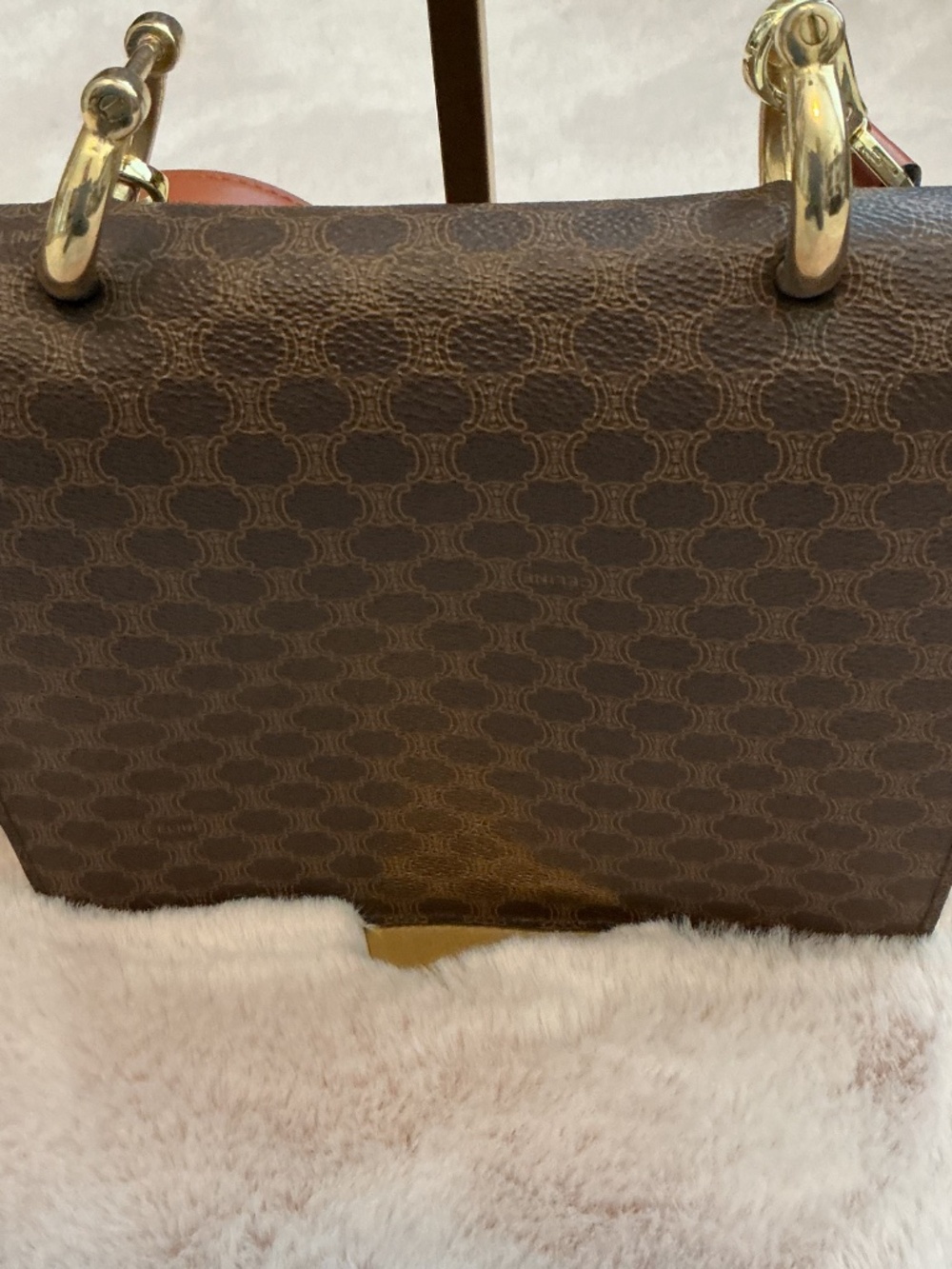 CELINE SMALL CROSSBODY WITH 2 FRONT COMPARTMENTS And CROSSBODY ADJUST STRAP - Picture 5 of 9